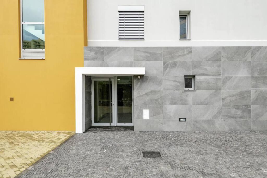 Luxury Poolside View Apartment Funchal  Exterior photo